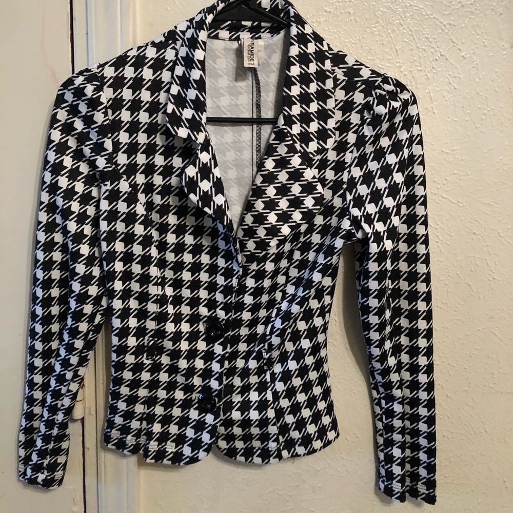 Black&White Blazer with Patterns- Size Small